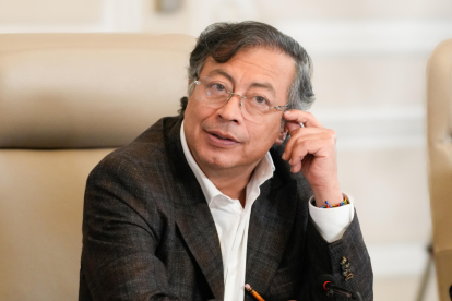 Petro afirmó que las Fuerzas Militares de su país dejarán de depender del armamento de Estados Unidos.