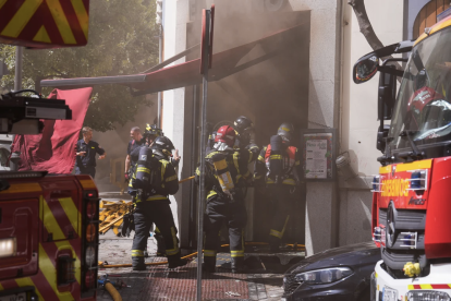 El Ñaño Madrid, restaurante de comida ecuatoriana, fue el epicentro del incendio que dejó nueve bomberos heridos.