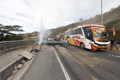 Estado de excepción en siete provincias por protestas contra el alza del diésel en Ecuador.