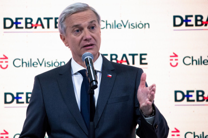 El candidato a la Presidencia de Chile por el Partido Repúblicano, José Antonio Kast, habla durante una rueda de prensa en Santiago (Chile).