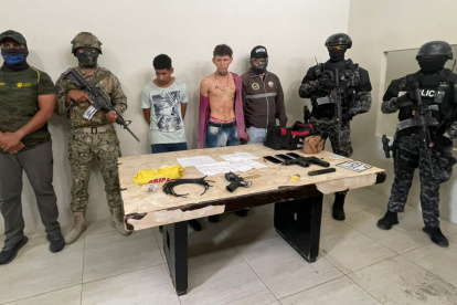 Los aprehendidos fueron identificados como Jandry Paul Mero Yoza y Nescer Danilo Chila Pluas.