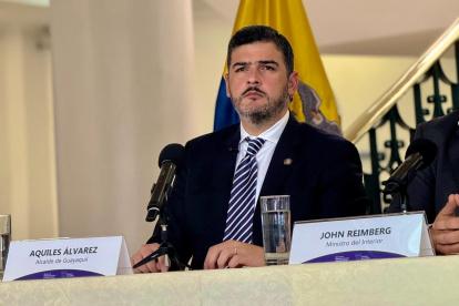 El alcalde de Guayaquil, Aquiles Álvarez, desafía a la Fiscalía tras el pedido de prisión preventiva por no firmar el 1 de septiembre, asegurando que su ausencia estuvo justificada por una reunión oficial en Quito.