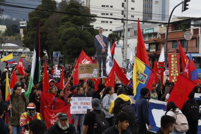 Estudiantes de la Universidad Central del Ecuador protestaron en las calles de Quito, el 16 de septiembre, contra el reciente incremento del precio del diésel.