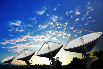 Las antenas satelitales forman parte de la infraestructura clave para ampliar la conectividad y mejorar los servicios de telecomunicaciones en Ecuador.