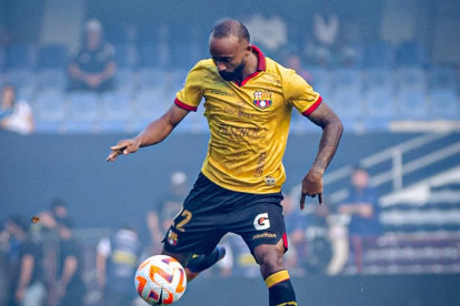 Leonai Souza confesó lo que vivió en la banca y lo que significa Joao Rojas para Barcelona