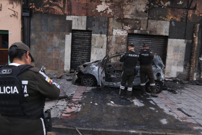 El coche bomba explotó frente a la discoteca Boricua, cargado con tres cilindros de gas, a plena luz del día.