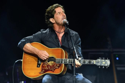 Las composiciones de Brett James, cantante, compositor y productor discográfico estadounidense de música country, han aparecido en 494 grabaciones de varias de artistas.