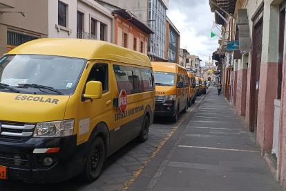 Los transportistas del servicio escolar e institucional exigen derogatoria del decreto 126 sobre la eliminación del subsidio al diésel.