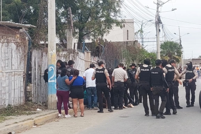 La violencia criminal en Santa Elena cobró cinco vidas el viernes en distintos sitios