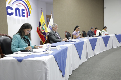El Pleno del CNE está conformado por cinco consejeros.