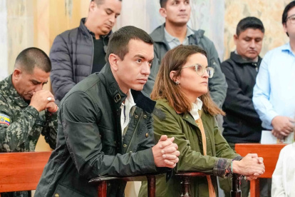 El presidente Noboa y la vicepresidenta Pinto participaron de la eucaristía en la iglesia de La Merced.