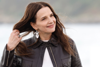La actriz, artista y bailarina francesJuliette Binoche, también conocida como La Binoche, ​debutó este 2025 como directora en San Sebastián.​