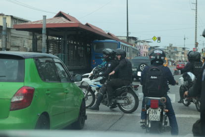 Realidades. Las familias temen por la inseguridad en el sur de Guayaquil. Muchos sectores han decidido poner rejas en el ingreso de las vías.
