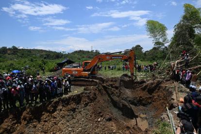 Maquinaria se utilizó durante el operativo de búsqueda de los mineros en Colombia.