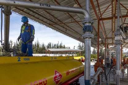 La ARCH debe actualizar en un plazo máximo de 60 días el esquema de tarifas de la infraestructura de Petroecuador, que se emplea para almacenar, transportar y despachar derivados.