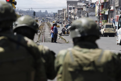 El coordinador de Pachakutik y exdirigente de la Conaie denunció la presencia de tanquetas y fuerte resguardo policial en Latacunga.