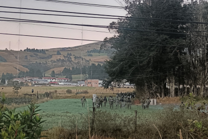 Militares y policías se enfrentaron a manifestantes en Imbabura durante el paro nacional del 22 de septiembre.