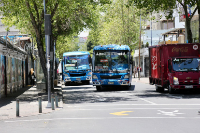 1. Las carreras entre unidades que circulan por la misma ruta es uno de los problemas que se buscan erradicar para mejorar la calidad en el transporte público.