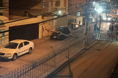 Un vehículo fue detonado por un presunto terrorista