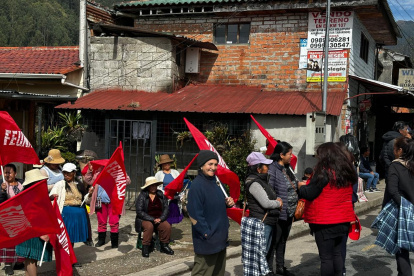 Campesinos del Azuay se concentraron en la Y de Sayausí en respaldo al Paro Nacional