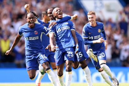 Moisés Caicedo ya lleva dos goles en la Premier League.