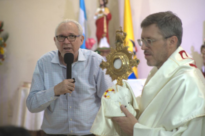 La Comunidad Católica Amigos de Jesús, fundada por el hermano Gioacchino Perrotta y la hermana Shirley Cárdenas, celebra 25 años de evangelización