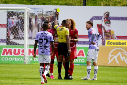 Franklin Congo fue el árbitro de Mushuc Runa vs Independiente del Valle.