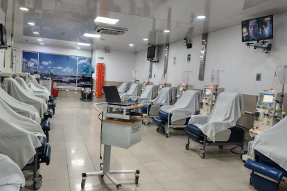 La clínica Contigo Sur en Quito, suspenderá diálisis a más de 220 pacientes a fin de mes por falta de pago del Estado.