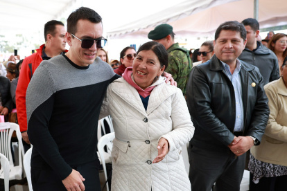 El presidente de la República, Daniel Noboa, participó de la entrega de la carta de compromiso para el pago montepío a los beneficiarios de los afiliados del seguro social campesino.
