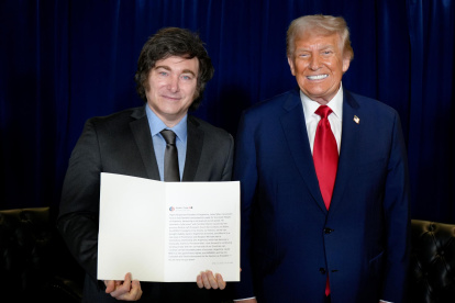 Javier Milei junto al presidente de los Estados Unidos, Donald Trump, durante una reunión este martes en Nueva York (Estados Unidos).