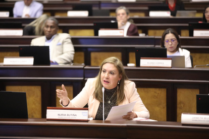 La asambleísta del correísmo Nuria Butiñá en el Pleno de la Asamblea.