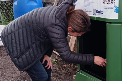 Las composteras comunitarias son recipientes que se entregan a las personas en edificios o instituciones para aprovechar los desechos orgánicos.