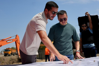 El ministro Roberto Luque afirma que el proyecto responde a una visión del pasado y no a las necesidades actuales de conectividad.