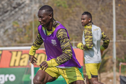 Janner Corozo el ofensivo amarillo para enfrentar a Aucas.