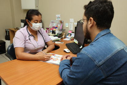 Una foto referencial sobre la atención médica mediante u seguro privado.