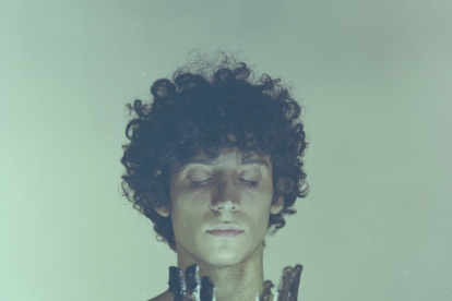 Antes de lanzarse con su nombre, Nicolás Alexander creó y trabajó durante siete años bajo la identidad de Soios.