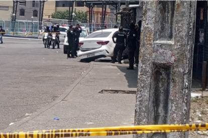 El funcionario fue baleado junto a otros 3 acompañantes en Durán.