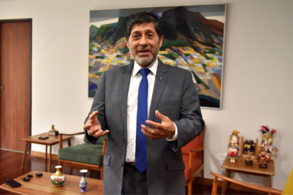 El 6 de octubre del 2025, el padre Fernando Ponce dejará el rectorado de la PUCE, luego de dos períodos de 10 años.