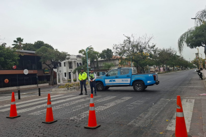 Un tramo de la Víctor Emilio Estrada se encuentra cerrado.