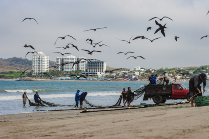 Ampliación del área protegida en Playas busca frenar pesca depredadora y construcciones.