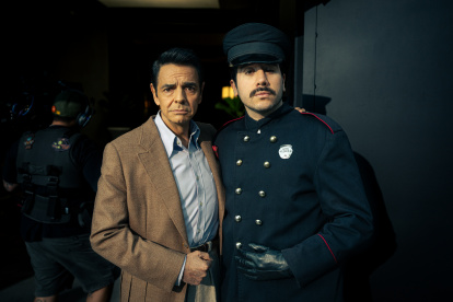 Jorge Ulloa junto a Eugenio Derbez.
