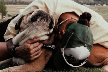 El piloto británico compartió más de una década de vida con Roscoe, su fiel compañero