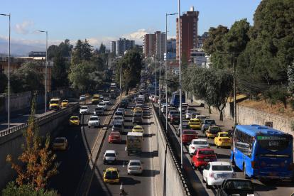 En Quito, la medida Pico y placa se aplica para reducir la intensa congestión vial. En promedio, los quiteños pasan hasta 70 horas al año atrapados en trafico.