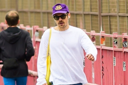 Harry Styles, ex One Direction, es visto caminando por las calles de Nueva York.