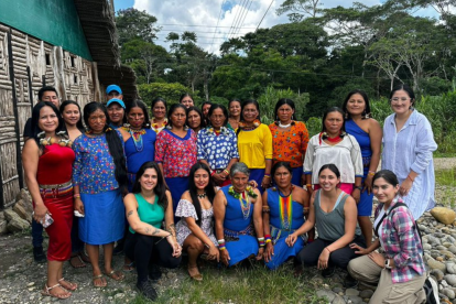 Con promotoras de salud comunitaria Achuar y Shuar, un programa de Fundación Pachamama, de hace dos años.