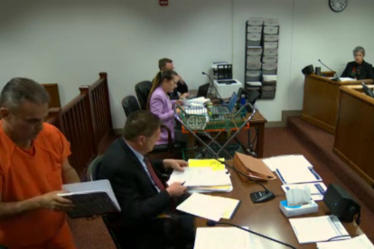 José Serrano en una de sus audiencias de inmigración en Miami, Estados Unidos.