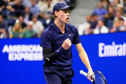 Jannik Sinner festejando un punto en el ATP 500 de Beijing