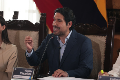 El tema de las tablets y becas en Guayaquil fue anunciado por el gerente de DASE.