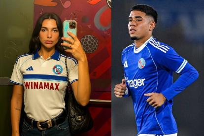 Dua Lipa y Kendry Páez luciendo las camisetas del Estrasburgo francés.