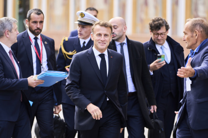 Macron llega a Dinamarca para reunión de jefes de estado de la Unión Europea.